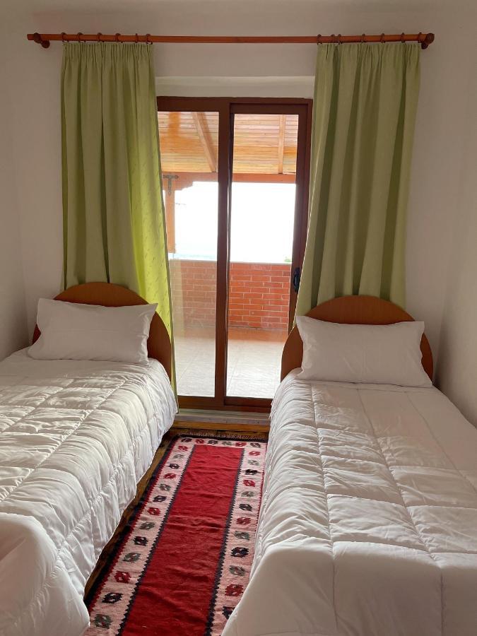 Vila 8 Krujë Esterno foto